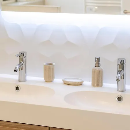 Valescure Sun, Pines & Golf Retreat Сен-Рафаель