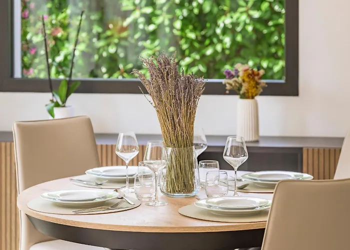 Valescure Sun, Pines & Golf Retreat * Сен-Рафаэль