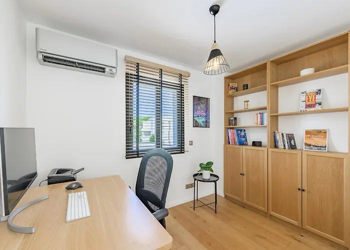 Вилла Valescure Sun, Pines & Golf Retreat Сен-Рафаэль