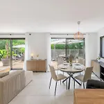 Вилла Valescure Sun, Pines & Golf Retreat