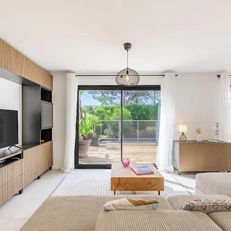 Villa Valescure Sun, Pines & Golf Retreat