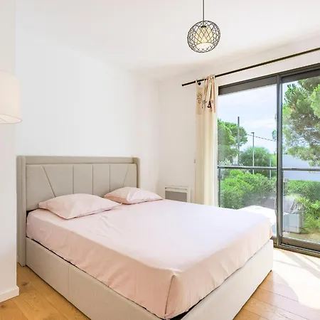 Valescure Sun, Pines & Golf Retreat * Сен-Рафаель