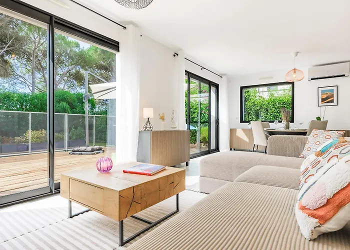 Villa Valescure Sun, Pines & Golf Retreat *